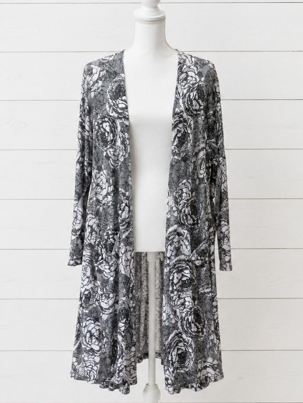 LuLaRoe Black & White Floral Duster Cardigan Duster Size 2XL